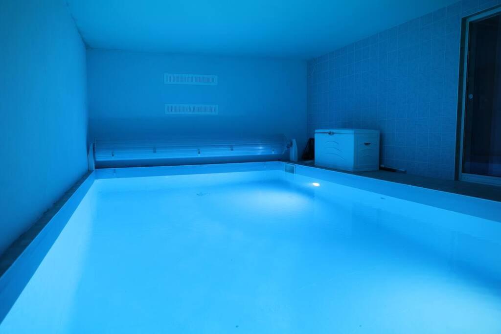 Villa Avec Piscine Interieure Holtzheim Bagian luar foto